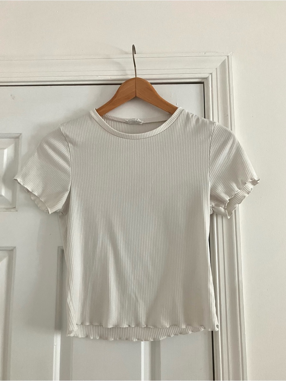 Live in the moment White Stretchy Y2K 90s Festival Ribbed Baby Tee-Size Small